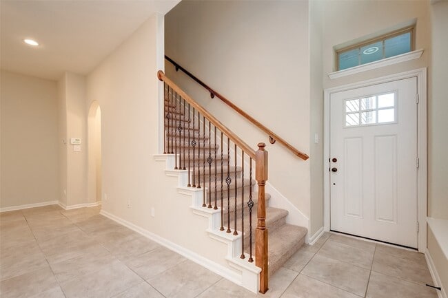 Building Photo - 220 Cheswood Forest Dr