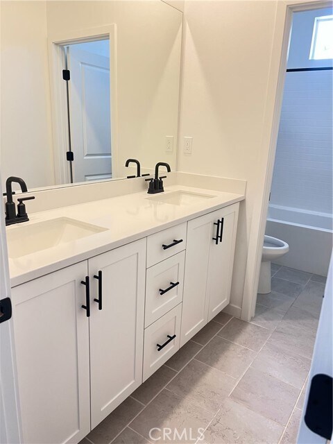 Building Photo - 4055 Pomelo Dr
