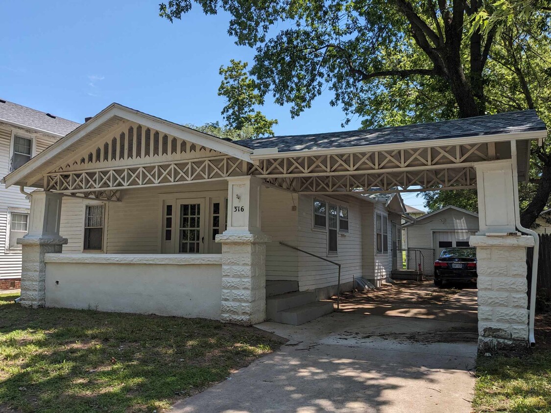 Foto principal - 316 N 1st St