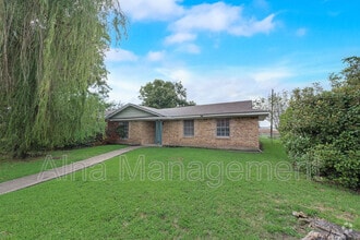 Building Photo - 2529 Belhaven Dr