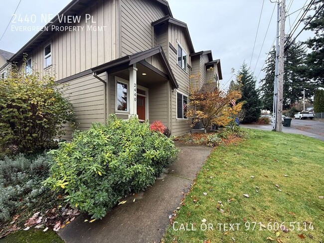 Building Photo - 2440 NE View Pl