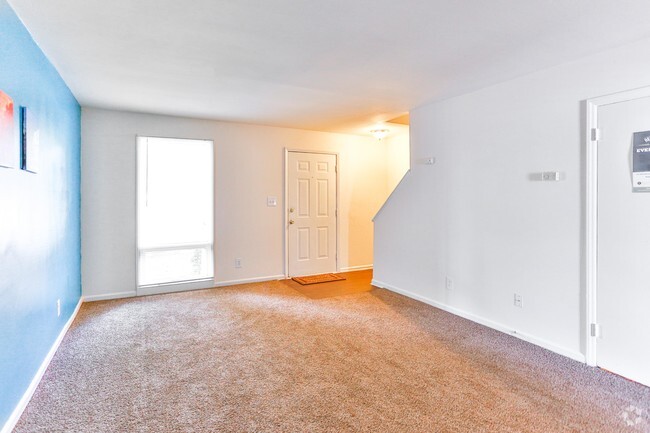 Living Room - Forest Hills Townhomes