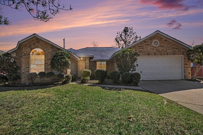 Building Photo - 9478 Carmalee St