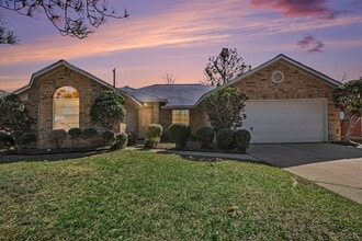 Building Photo - 9478 Carmalee St