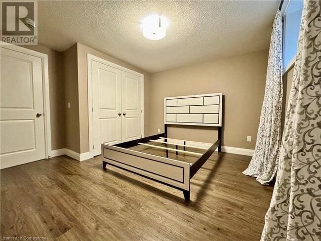 Building Photo - 553 Sundew Dr