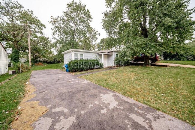 Building Photo - 3522 High Dr