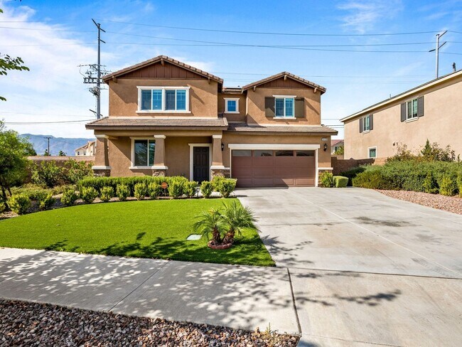 Building Photo - Like-New SFD in Fontana located in cul-de-sac
