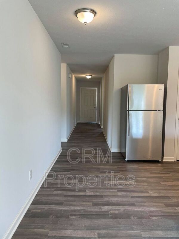 Building Photo - 1511 W Saxon Dr