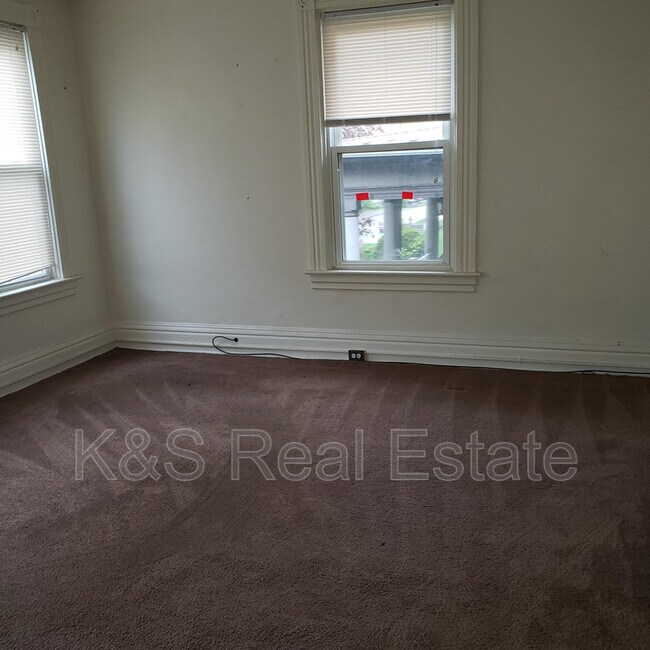 305 Marguerite Ave, Wilmerding, PA 15148 Condo for Rent in Wilmerding