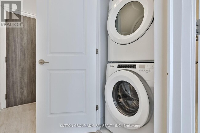 Building Photo - 20 Gatineau Dr