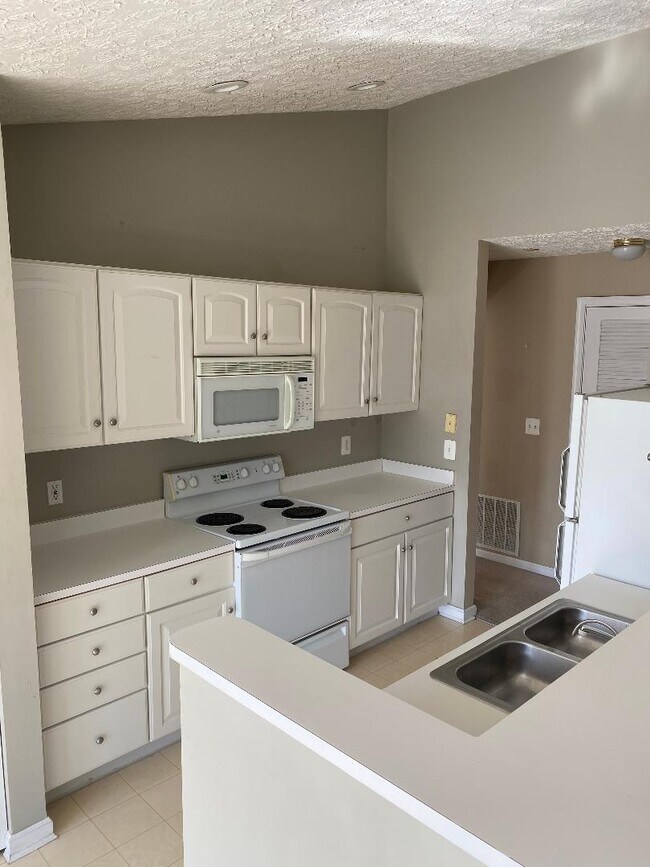 9595 Shirewood Ct Unit White Marsh Condo, Rosedale, MD 21237 Condo for Rent in Rosedale, MD