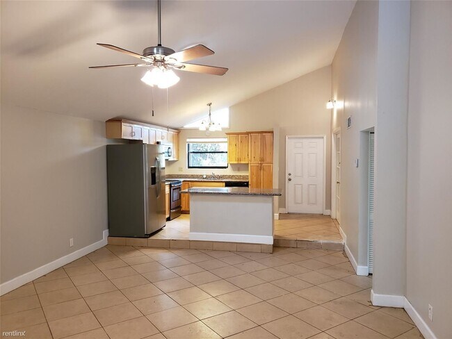 Building Photo - 3 br, 2 bath House - 6140 NW 31st Ter