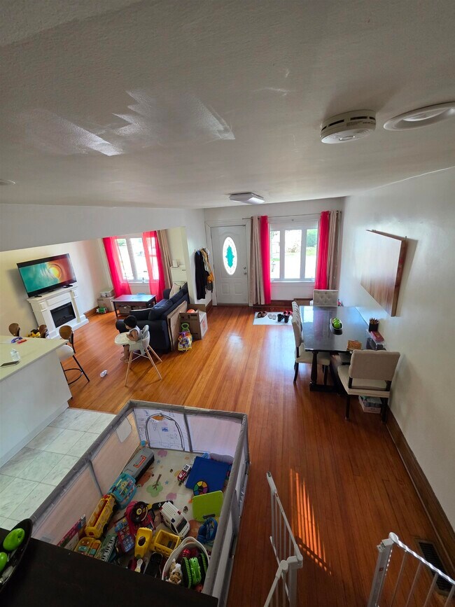 Foto del edificio - 8309 Grand Ave