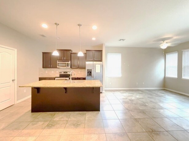 Building Photo - 1445 Peterson Pl