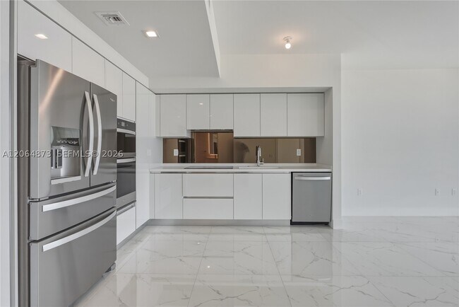 Foto del edificio - 1170 Hallandale Ave