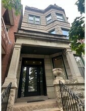 Building Photo - 925 N Mozart St