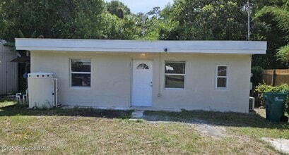 Building Photo - 335 Sagamore St