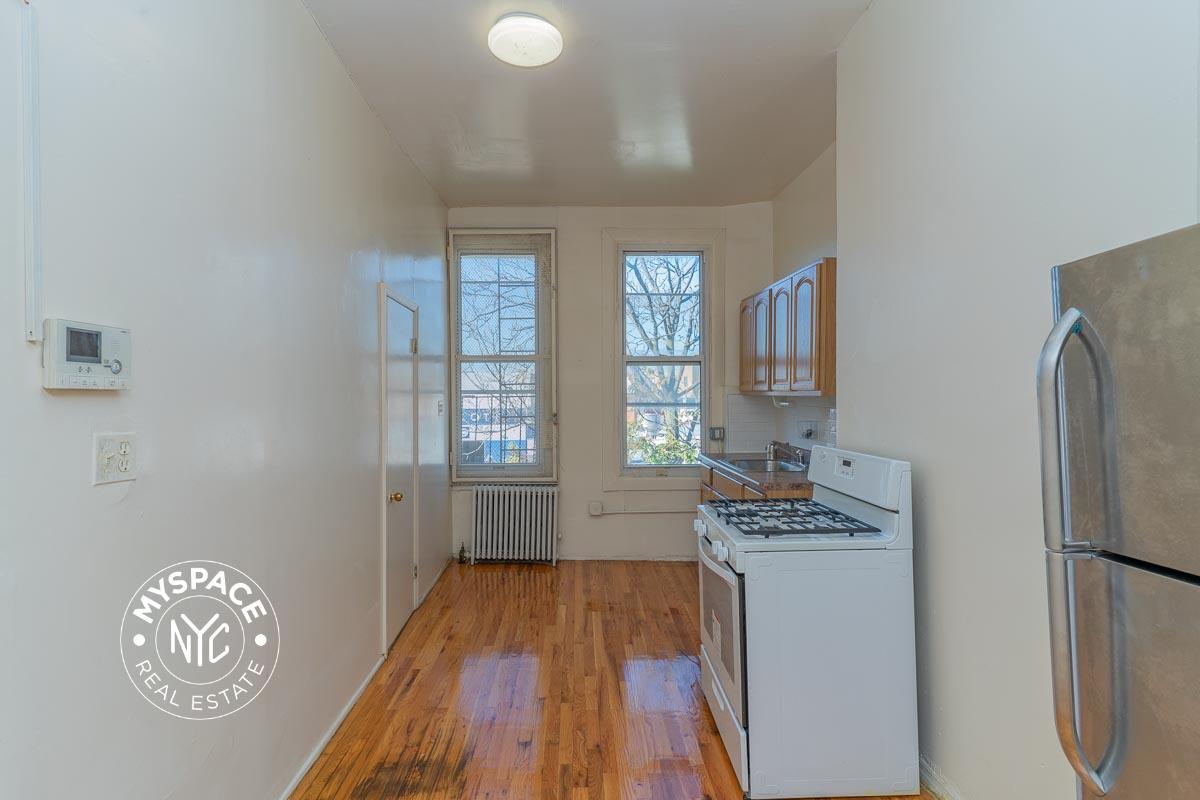 Primary Photo - 293 Jefferson St