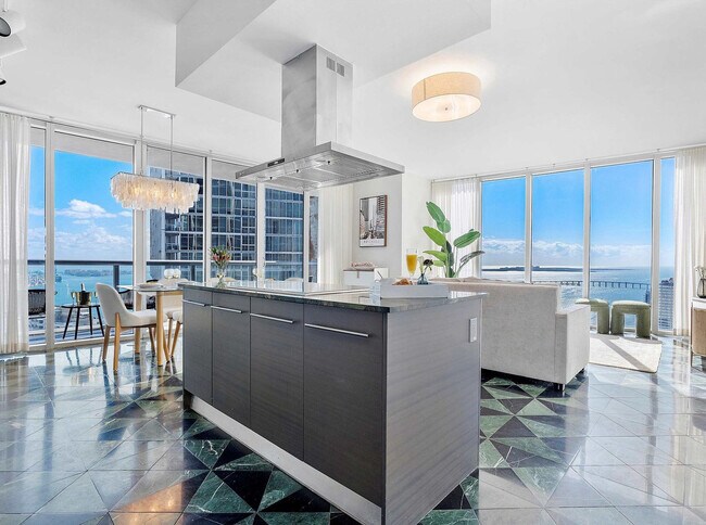 Building Photo - 485 Brickell Ave