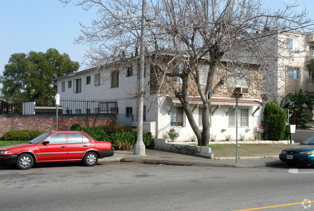 Building Photo - 7300 Hazeltine Ave