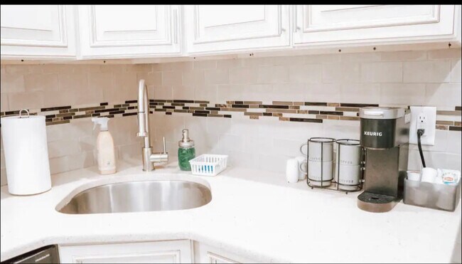 Foto del edificio - 662 Bleecker St