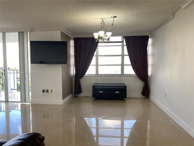 Foto del edificio - 2780 NE 183rd St