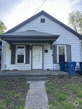 Building Photo - 1816 Central Alton