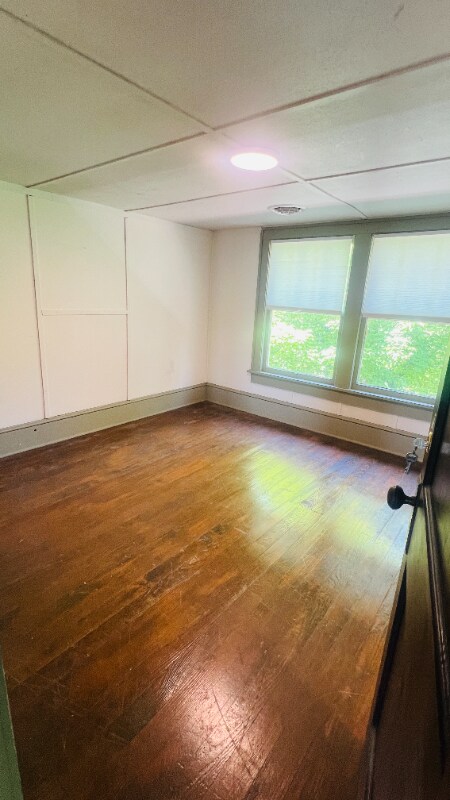 Foto principal - 812 Tyler Ave