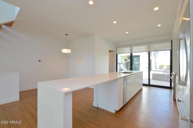 Foto del edificio - 1717 N 1st Ave