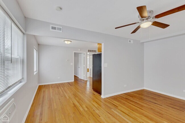 Foto del edificio - 1842 S Fairfield Ave