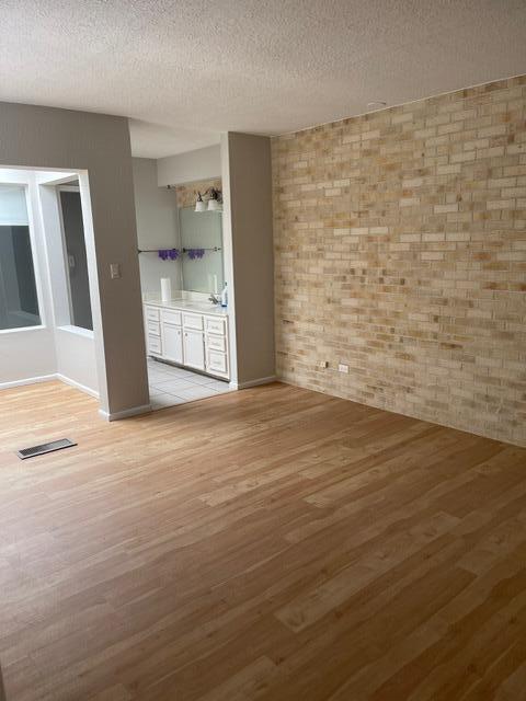 Building Photo - 4449 Walden Ln NE