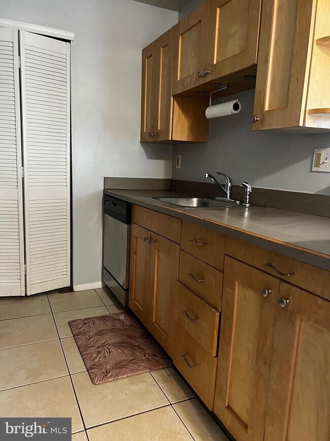 Building Photo - 502 Britton Pl