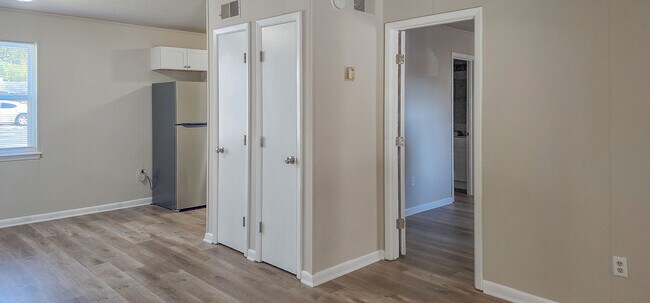 Building Photo - 1731 W Avalon Cir