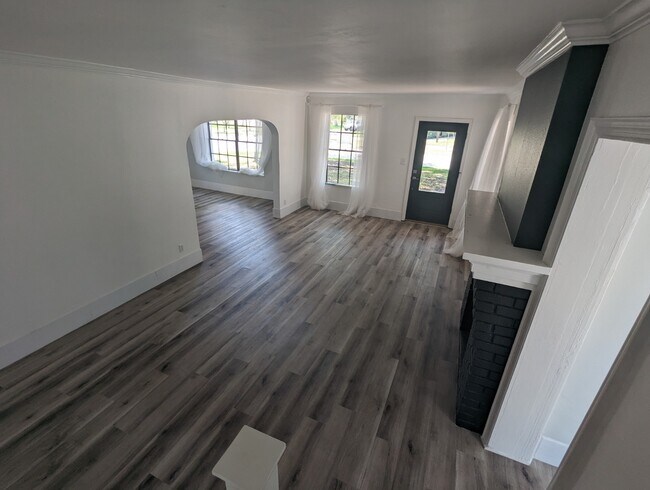 Foto del edificio - 2000 Shore Acres Blvd NE