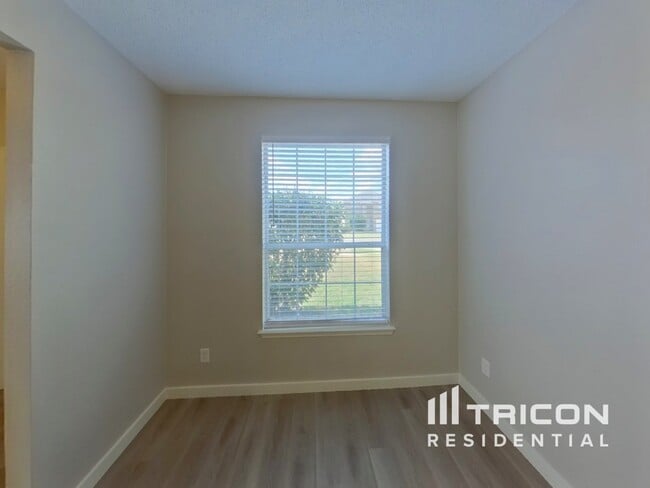 Foto del edificio - 5717 Indian Hill Dr
