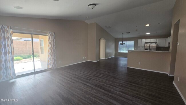 Foto del edificio - 355 W Holstein Trail