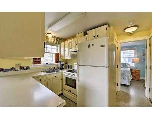 Building Photo - 5 Bearskin Neck