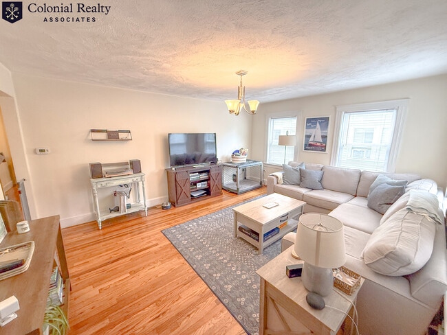 Photo - 81 Putnam St Apartment