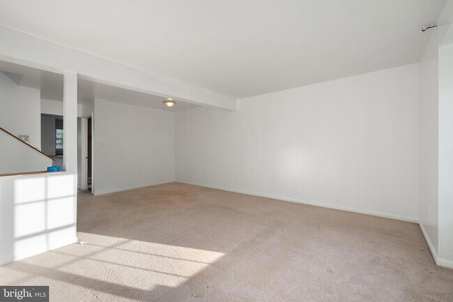 Foto del edificio - 4198 Bluebird Dr