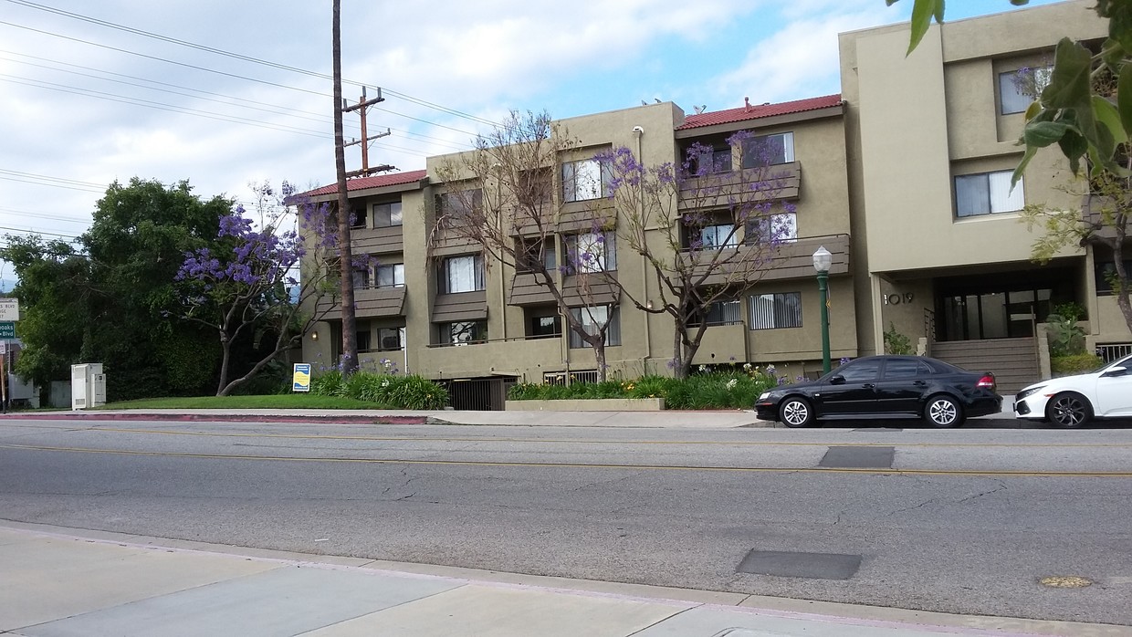 Glenoaks Terrace Apartments