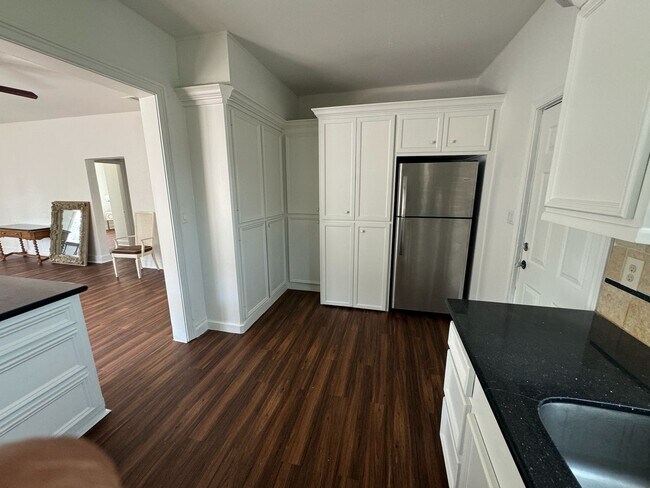 Foto del edificio - 901 E 38th St