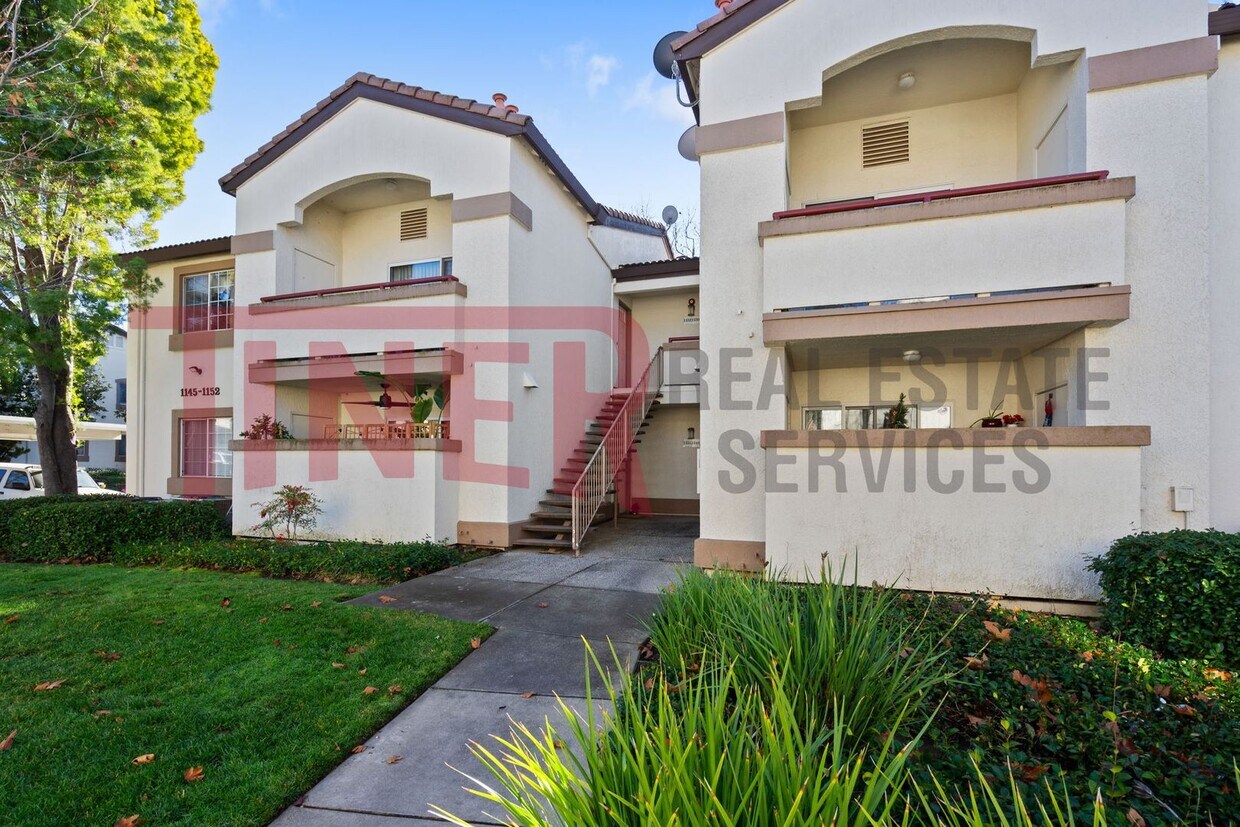 Primary Photo - Spacious 3 bedroom apartment in Antelope