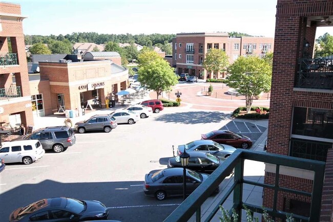 Foto del edificio - 532 Meadowmont Village Cir