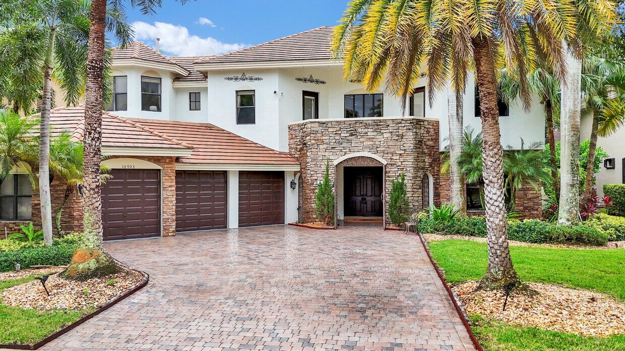 Foto principal - 10703 Versailles Blvd