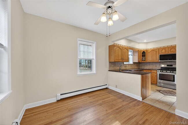 Building Photo - 3 Woodmere Ln