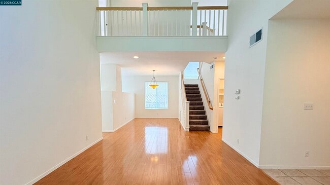 Foto del edificio - 1023 Vista Pointe Cir