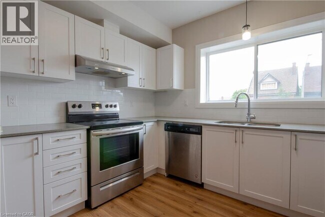 Photo du bâtiment - 540 King St E