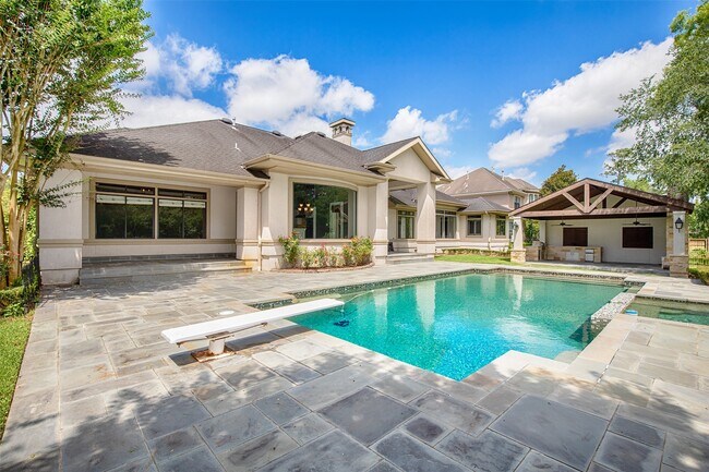 Foto del edificio - 611 Park Ln