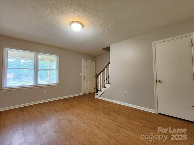 Building Photo - 2105 Bertha St