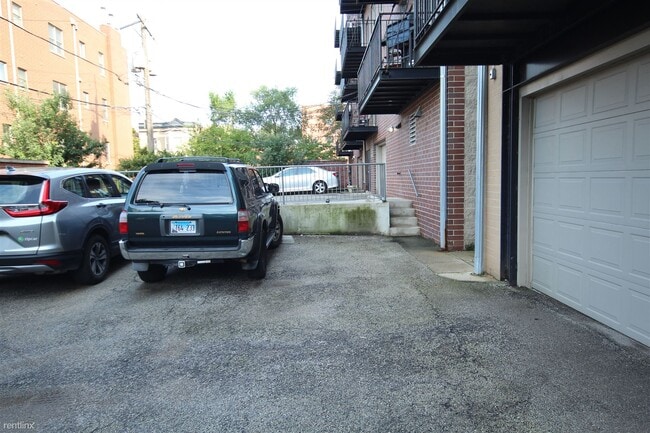 Building Photo - 3 br, 2 bath Condo - 2608 W Diversey Ave A...